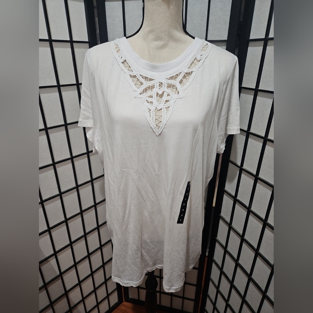 NWT Torrid SIZE 2 (2X) White Lace Accent Top